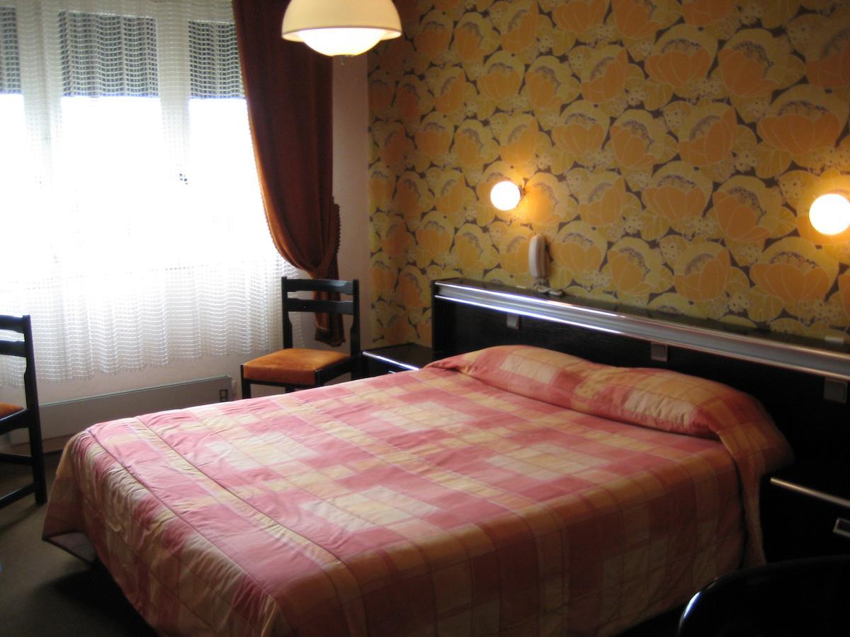 Hotel Bellevue De Tradition Familiale Morcenx Bilik gambar